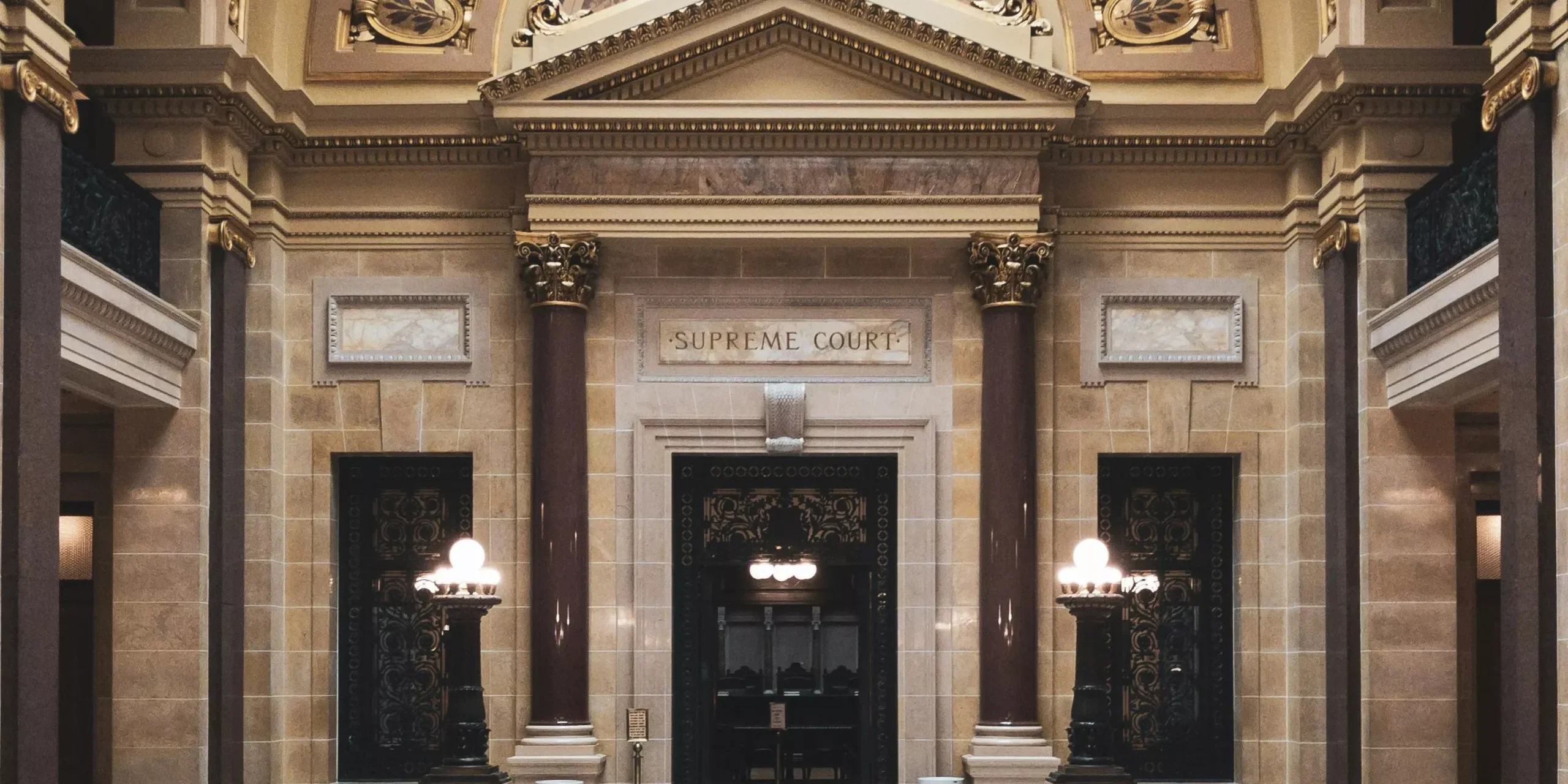 wi-supreme-court-entrance.bd82bc5e34f0d96e04f167ac6d5b4884.07ffcf5095434d3f68f0256ff8f23f4d